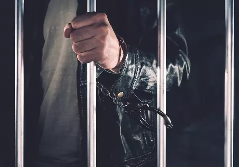 Un român care avea de executat 12 zile de închisoare a fost arestat imediat cum a intrat în Germania și dus în arest