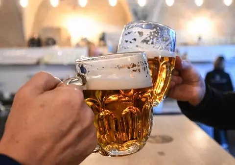 „Berea e încă mai ieftină decât apa!” Un turist care a vizitat toate țările din Europa a ales-o pe cea mai frumoasă