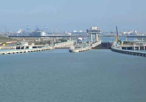 Două femei găsite moarte în aceeași oră în Canalul Dunăre - Marea Neagră, una la Cernavodă, alta la Medgidia