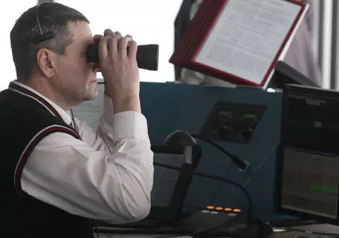 Concedii pentru traumă și sute de zboruri întârziate în New York, controlorii au pierdut legătura cu avioanele