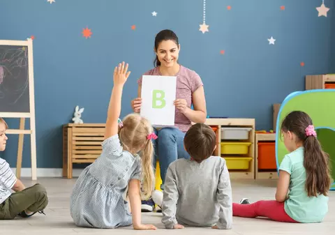 Încep înscrierile la creșe și grădinițe: actele necesare și calendarul complet. Nu se mai aplică principiul „primul venit, primul servit”