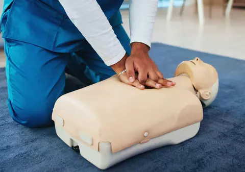 Curs gratuit de prim ajutor la Oradea Arena: „Vino și învață să salvezi o viață”