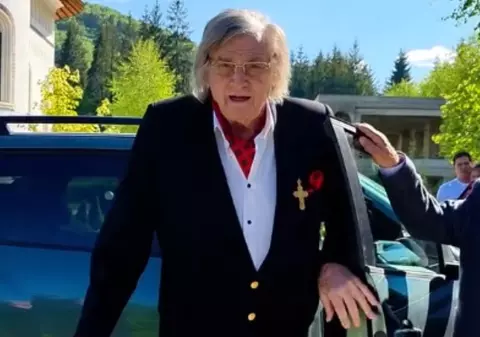 Apariția lui Florin Piersic în cârjă, la Putna. Marele actor și Sofia Vicoveanca au luat parte împreună la un eveniment cultural