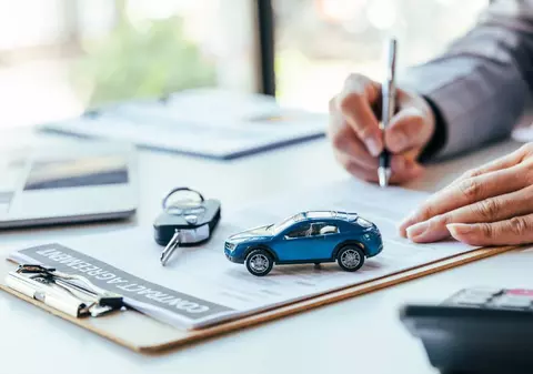 Programul Rabla întârziat afectează piața auto din România: scădere drastică a înmatriculărilor de mașini noi în aprilie 2025