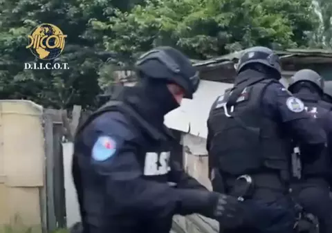 Cum profita de pe urma oamenilor săraci o grupare criminală care acționa în mai multe județe din țară: păgubiții se trezeau cu datorii la bancă I VIDEO  