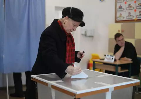 Semnalul unui observator la vot: Identitatea votanților nu este verificată la o secție din județul Giurgiu