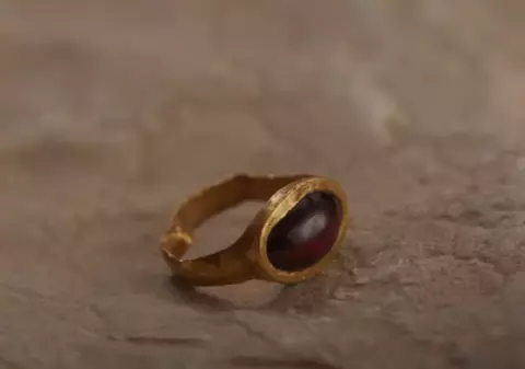 Inel de aur vechi de 2.300 de ani, descoperit în Israel: „Femeile logodite își îngropau bijuteriile, ca simbol al trecerii de la copilărie la viața adultă”