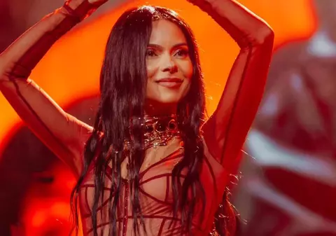 Ținuta incendiară în care Inna a cucerit Parisul, la primul concert din carieră în capitala Franței