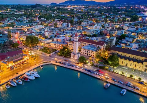 Insula Zakynthos e cea mai aglomerată destinație din Europa: „Se chinuie să facă față milioanelor de vizitatori”