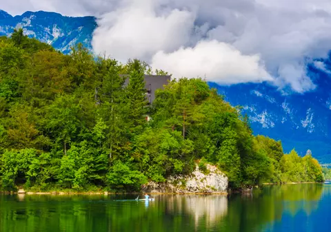 Lacul din Slovenia descris ca fiind unul dintre cele mai frumoase locuri din Europa de vizitat în 2025: „Îți taie respirația”