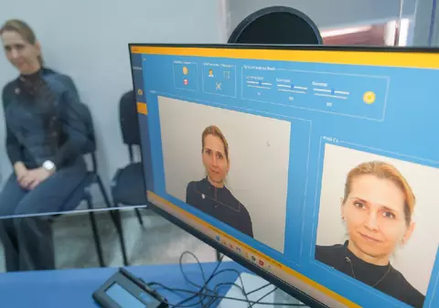 Cărți de identitate electronice gratuite pentru oamenii din Brașov. Primăria a făcut anunțul