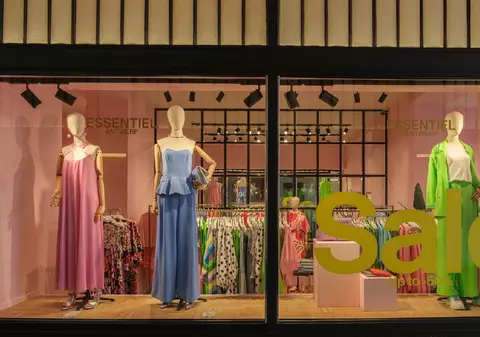 Patru români, care ieșeau la furat zi de zi într-un oraș din Belgia, cer iertare la tribunal: „Suntem tineri, facem prostii”