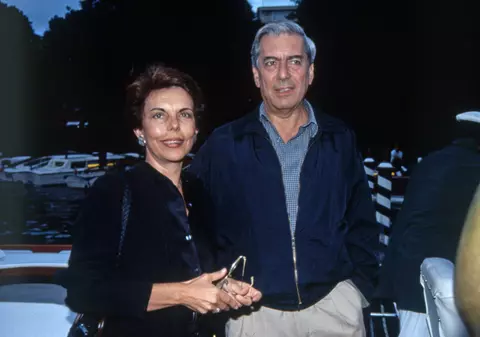 Întrebarea emoționantă pe care Mario Vargas Llosa i-a pus-o soției sale înainte de a muri