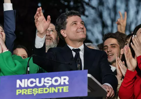 Riscul politic viitor scade după ce Nicușor Dan a câștigat alegerile prezidențiale din România, spune JPMorgan. Ce spune banca americană despre cursul euro