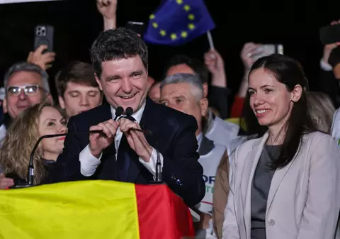 Mirabela Grădinaru, apariție în calitate de „prima-doamnă a României”. Cum a fost surprinsă aseară alături de Nicușor Dan și ce program are azi