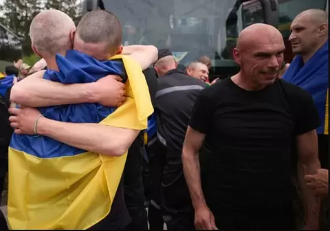 Ucraina a repatriat încă 303 militari din captivitatea rusă. Moscova și Kiev au finalizat schimbul de prizonieri în formatul 1.000 la 1.000