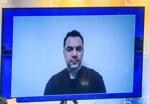 Volodimir Zelenski a impus sancțiuni împotriva fostului său consilier Oleksii Arestovici, acuzat că difuzează propagandă rusă