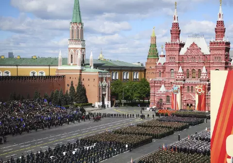 Putin se laudă la Parada din Piața Roșie cu dronele pe care le folosește să atace Ucraina