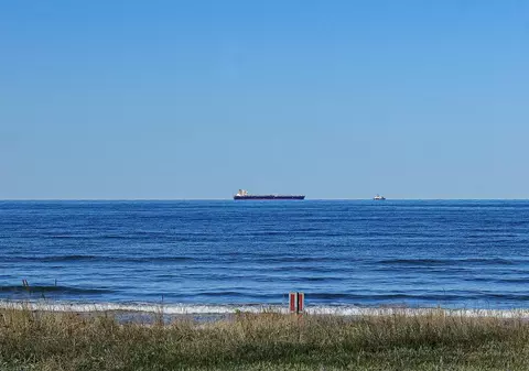 Armata poloneză a alungat un petrolier rusesc care efectua „manevre suspecte” în Marea Baltică. Reacția Moscovei