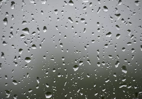 Cod galben de vreme deosebit de rece și ploi. Avertizare meteo ANM pentru toată țara