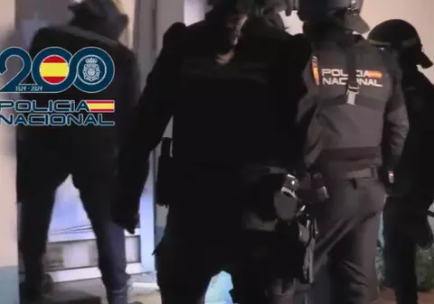 Cinci români exploatau lucrători sezonieri și îi țineau în condiții mizere, într-un hotel abandonat dintr-un orășel din Valencia