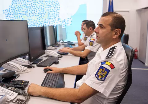 Gestul pentru care românii pot primi o amendă de 2.500 de lei atunci când ies din cabina de vot