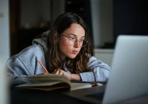 Programă Filosofie Bac 2025 - Teme de studiu pentru examenul de Bacalaureat