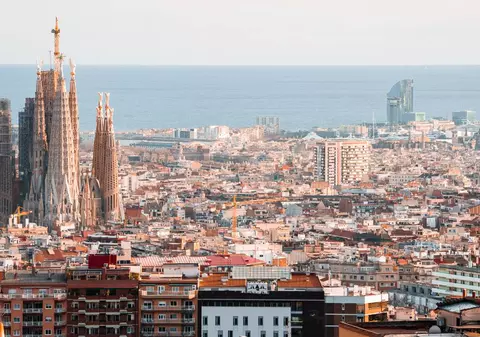 Spania obligă Airbnb să șteargă peste 60.000 de anunțuri ilegale de închiriere. Decizia radicală vine în contextul crizelor de locuințe