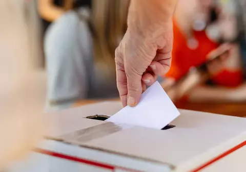 Crin Antonescu: „Sprijiniți-mă să-l înving pe Simion. Cu Dumnezeu înainte!”