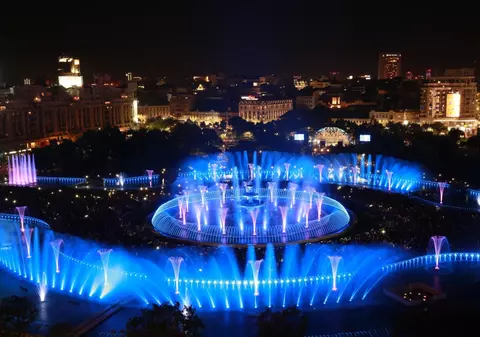 Spectacolele Simfonia Apei de la Fântânile Urbane din Piața Unirii revin în 2025, cu muzică din Harry Potter sau Star Wars. Program complet