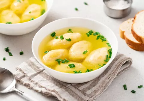 Supă cu găluște - rețete de supă cu găluște