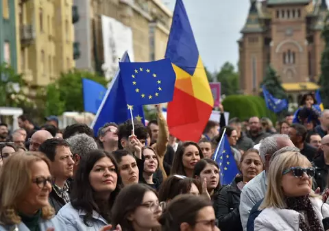 Mitinguri pro-Europa în Cluj și Timișoara, în ultima zi de campanie: „Pe noi ne interesează şi bananele, şi blugii”