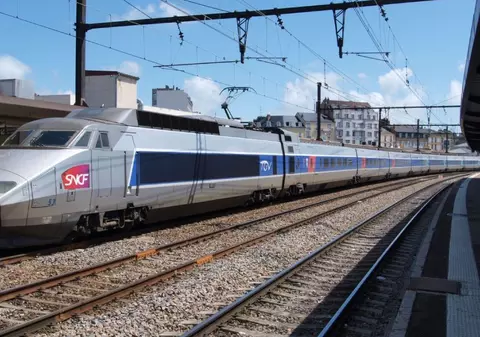 Cum au dat trei români o daună de 100.000 de euro și au încurcat circulația trenurilor din Franța: „Români? Ce surpriză…”