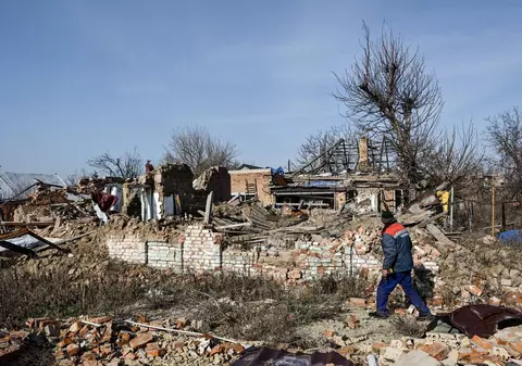 Locuitorii unui oraș atacat acum de ruși nu vor concesii pentru Putin: „Dacă cineva ți-ar intra în casă și ți-ar spune că soția ta este de-acum a lui, ce ai face?”