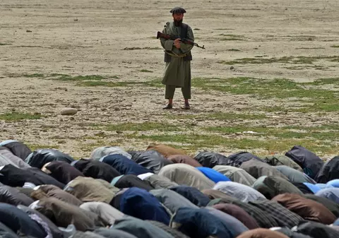 Talibanii le spun rușilor cum să construiască închisori și să „protejeze” drepturile omului