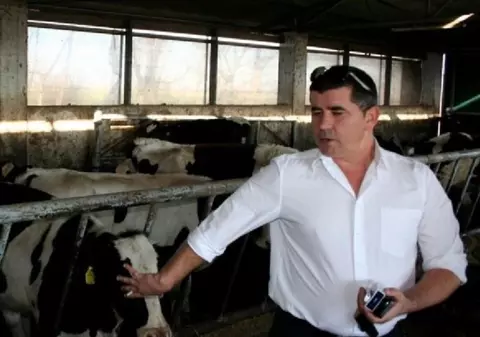 Un fermier din Vrancea va primi 12 milioane de euro după ce s-a construit autostrada pe terenul lui