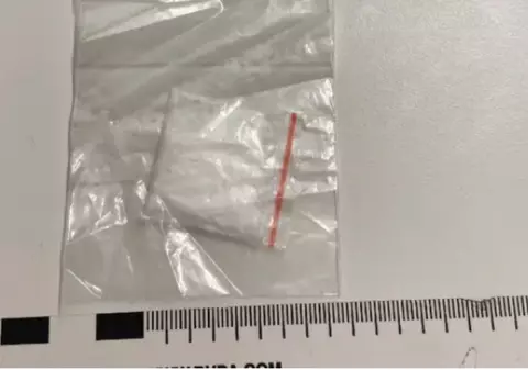 Droguri la curtea regală suedeză. Verișorul prințesei moștenitoare Victoria, prins cu cocaină la o petrecere într-un club de noapte din Stockholm