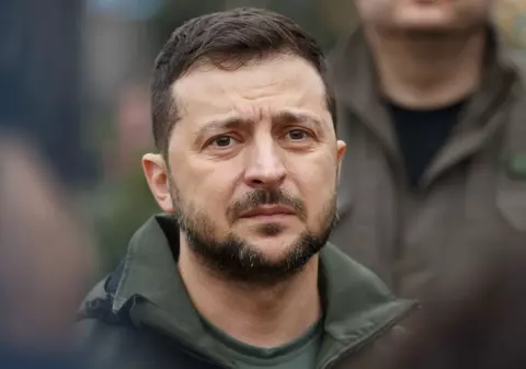 Încă o tentativă de asasinat asupra lui Zelenski, pregătită de un fost militar care ar fi folosit drona sau luneta, a fost dejucată în Polonia