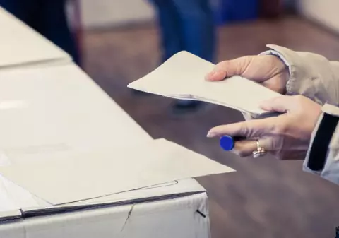 Külföldön elindult a szavazás, mit kell tudni a szavazásról