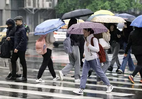 Cum va fi vremea în perioada 26 mai - 22 iunie 2025. Data de la care scăpăm de ploi și începe să se încălzească