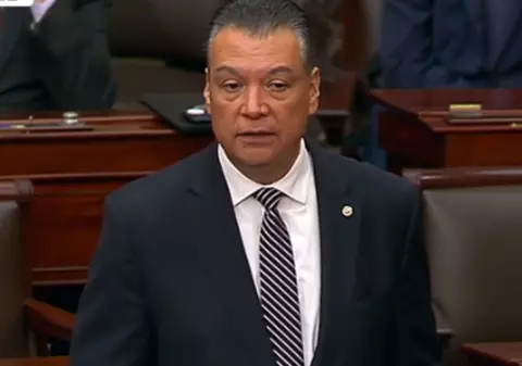 Pledoarie în lacrimi a senatorului american arestat pentru că a vrut să pună o întrebare: „Mă rog să nu treceți niciodată prin asta”