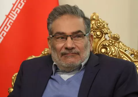 Consilierul lui Ali Khamenei, care a scăpat miraculos după ce israelienii i-au bombardat casa: „Am crezut că e cutremur. Am stat 3 ore sub dărâmături”