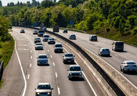 Doi români au jefuit și atacat o familie de bulgari pe o autostradă din Ungaria: unul dintre ei era deja acuzat pentru un alt furt