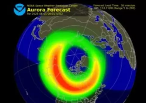 Avertizare de furtună electromagnetică foarte puternică: Aurora boreală ar putea fi vizibilă și în România