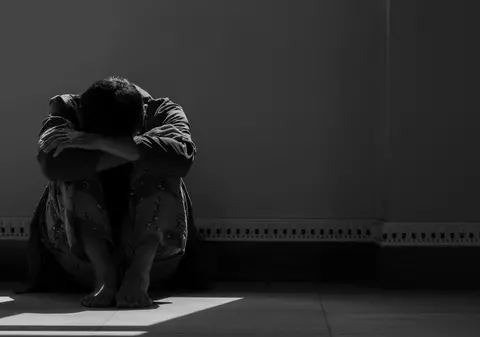 Lumina artificială pe timp de noapte poate declanșa depresie, potrivit unui studiu. Care e legătura dintre cele două