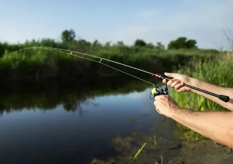 Jandarmii au ieșit la pescuit de pescari fără permise, pe canalele din Brăila