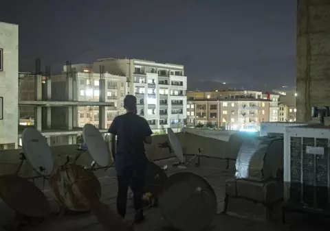 Iranul cere evacuare posturilor TV israeliene după atacul major asupra televiziunii de stat din Teheran