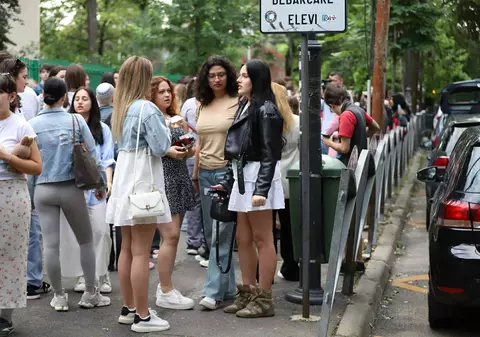 VIDEO Cum au venit îmbrăcați elevii la Bacalaureat 2025