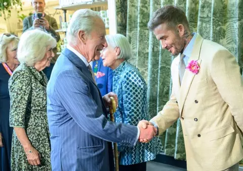 David Beckham va fi ridicat la rangul de cavaler al Marii Britanii și va primi titlul de „Sir” de la regele Charles