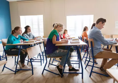 Examenul de BAC la Română 2025 are loc astăzi. Aproximativ 108.000 de elevi trec prin prima probă scrisă